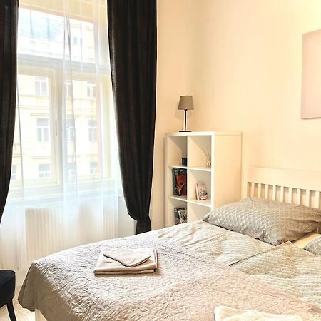 Leger Residence Apartment Praga Esterno foto