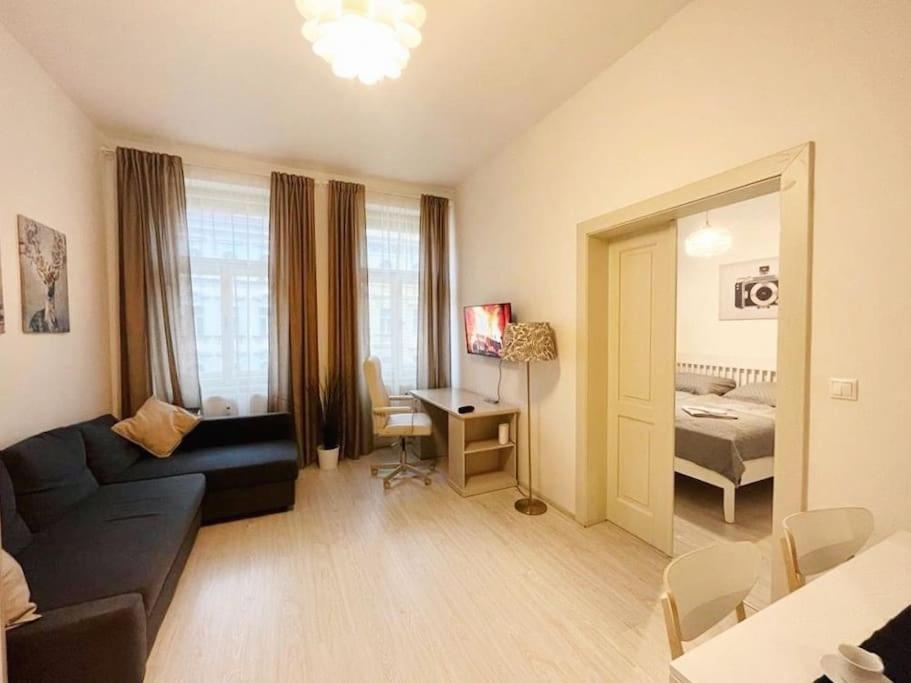 Leger Residence Apartment Praga Esterno foto